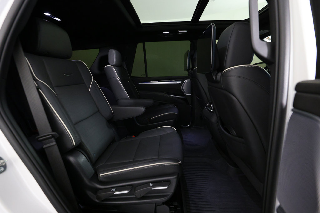 Used 2025 Cadillac Escalade Sport w/ Touring Package AWD/4WD image 11