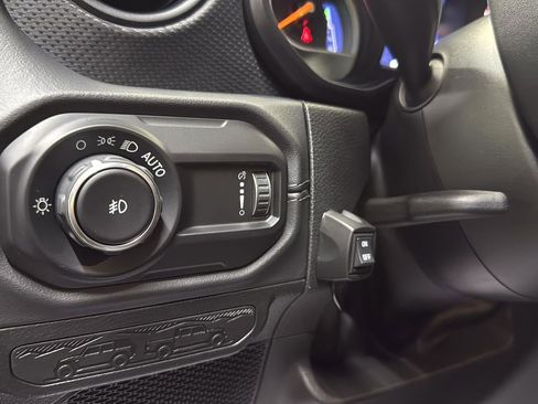 Used 2025 Jeep Wrangler Unlimited Rubicon 392 image 18