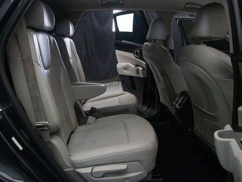 Used 2022 Kia Sorento S image 18