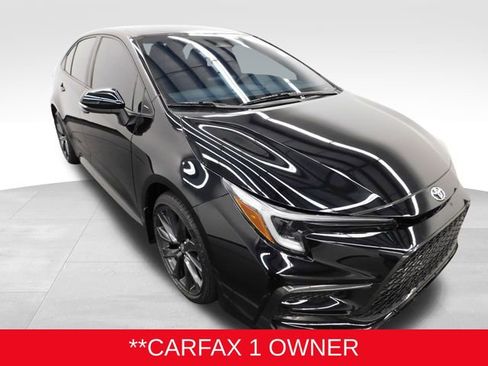 Used 2025 Toyota Corolla SE image 2