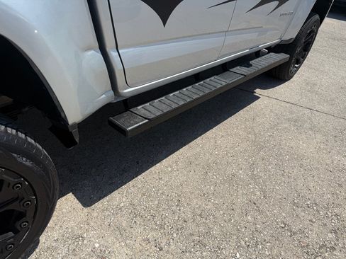 Used 2018 Chevrolet Colorado Z71 RWD image 16