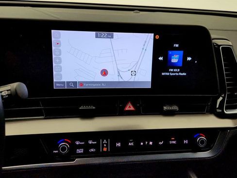 Used 2025 Kia Sportage EX image 17