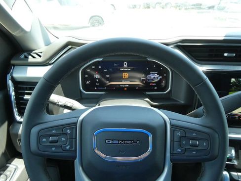 New 2026 GMC Sierra 2500 Denali w/ Denali Reserve Package AWD/4WD image 32