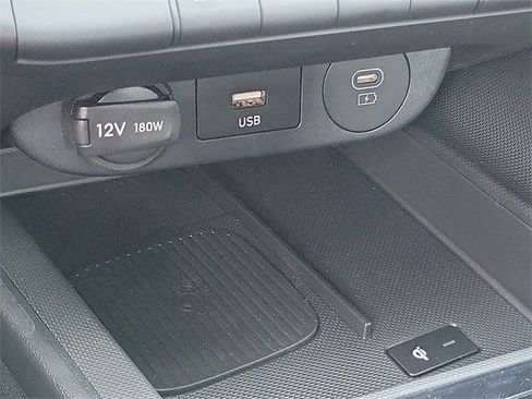 New 2025 Hyundai Elantra SEL image 10