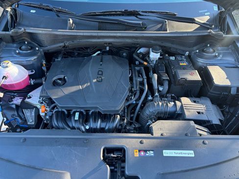 Used 2025 Kia Sportage LX image 32