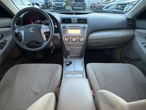 Used 2011 Toyota Camry image 15