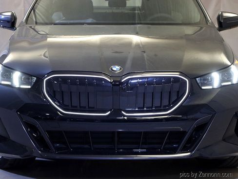 Used 2026 BMW 530i xDrive w/ M Sport Package image 6