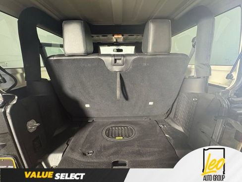 Used 2016 Jeep Wrangler Sahara AWD/4WD image 18