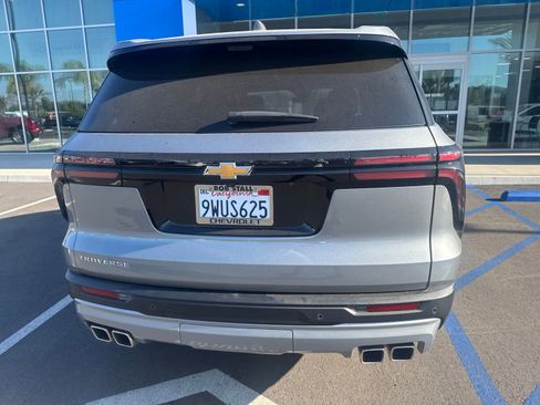 Used 2026 Chevrolet Traverse LT w/ Enhanced Driving Package FWD image 11