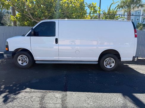 Used 2016 GMC Savana 2500 RWD image 1