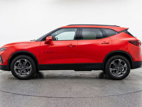 Used 2025 Chevrolet Blazer LT FWD image 5