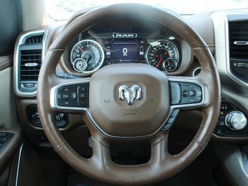 Used 2019 RAM 1500 Laramie AWD/4WD image 26