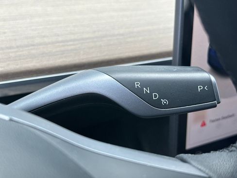 Used 2023 Tesla Model Y Long Range image 22