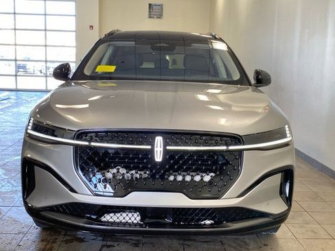 New 2026 Lincoln Nautilus Reserve image 3