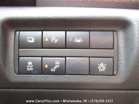 Used 2020 Nissan Kicks S image 19