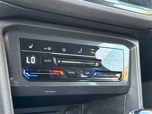 Certified 2022 Volkswagen Tiguan SE R-Line image 42