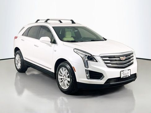 Used 2017 Cadillac XT5 FWD image 3
