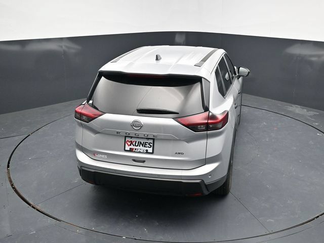 Used 2024 Nissan Rogue S AWD/4WD image 45