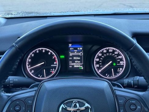 Used 2021 Toyota Camry SE FWD image 29