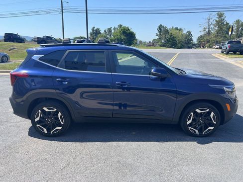 Used 2024 Kia Seltos SX w/ SX Sunroof Package AWD/4WD image 7