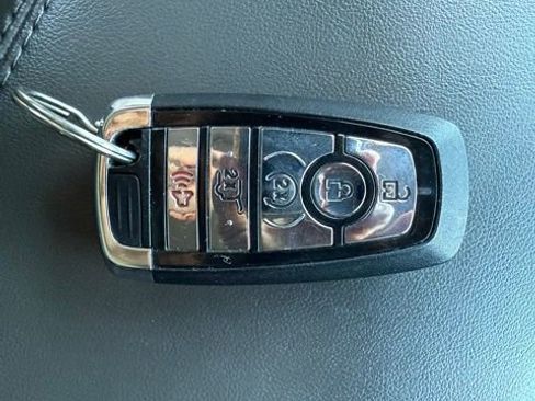 Used 2020 Lincoln Nautilus Reserve w/ Equipment Group 201A image 12