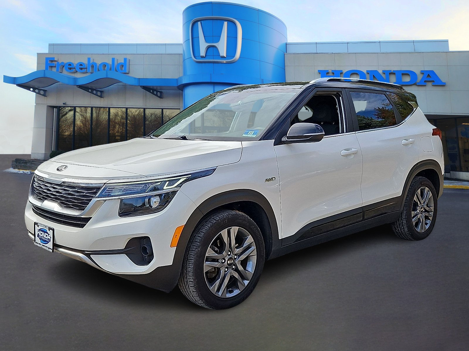 Used 2021 Kia Seltos S AWD/4WD image 3
