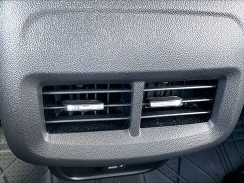 Used 2024 Chevrolet Equinox LT image 12