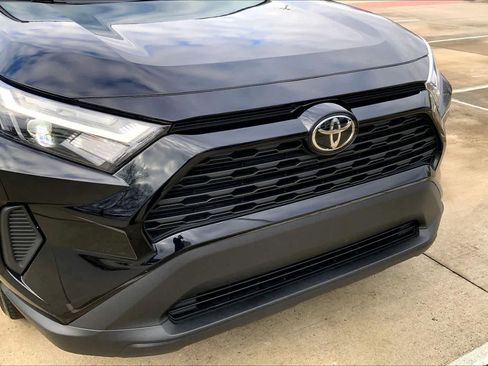 Used 2022 Toyota RAV4 XLE image 31