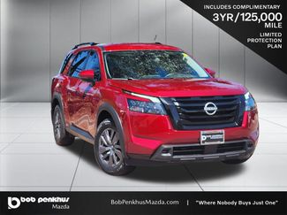 Used 2024 Nissan Pathfinder SV w/ Black Appearance Package AWD/4WD 360° Tour