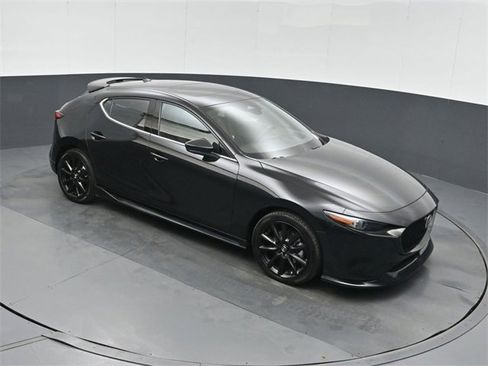 Used 2024 MAZDA MAZDA3 Hatchback w/ Appearance Package image 28