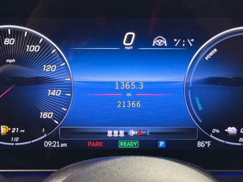 Used 2025 Mercedes-Benz GLE 450e 4MATIC image 25