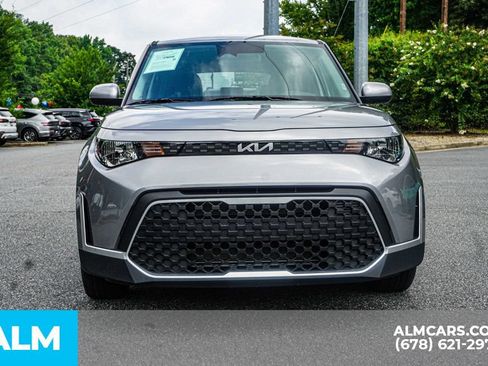 Used 2025 Kia Soul LX w/ LX Technology Package FWD image 9