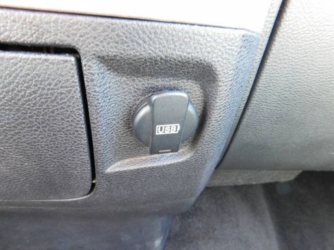 Used 2016 RAM 1500 Express RWD image 16
