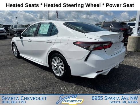 Used 2024 Toyota Camry SE FWD image 5