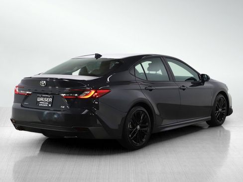 Used 2025 Toyota Camry SE w/ Multimedia Upgrade Package image 5