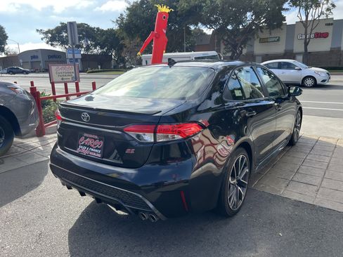Used 2020 Toyota Corolla SE image 9