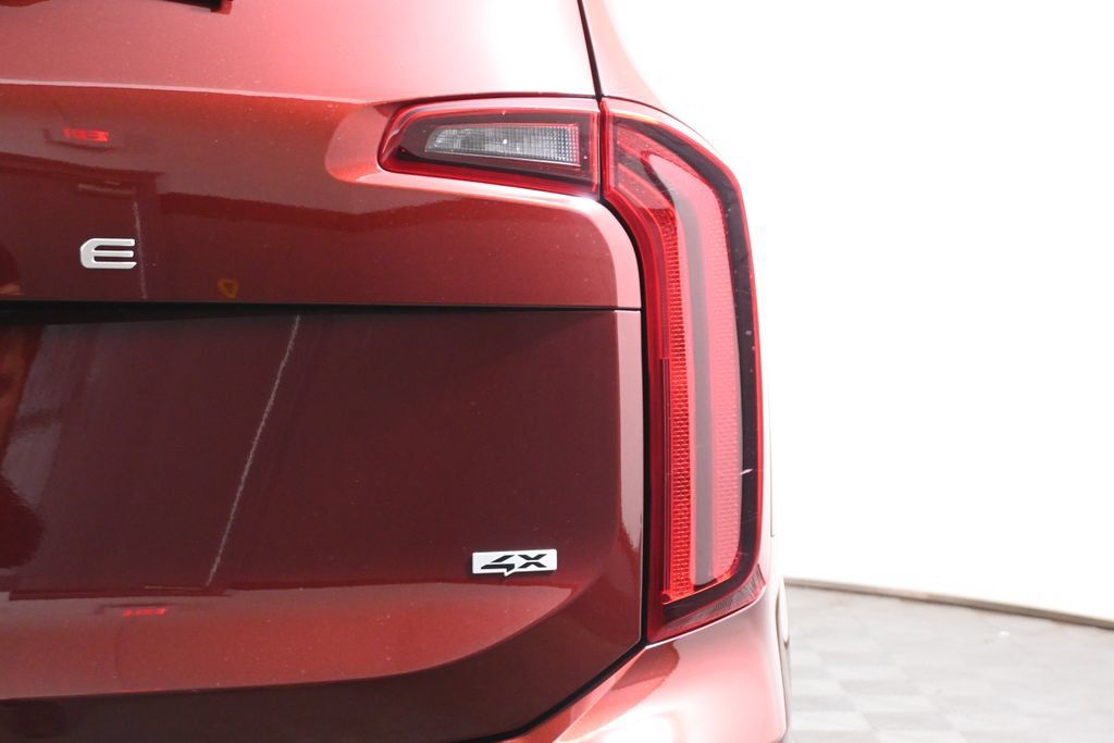 Used 2024 Kia Telluride S AWD/4WD image 13