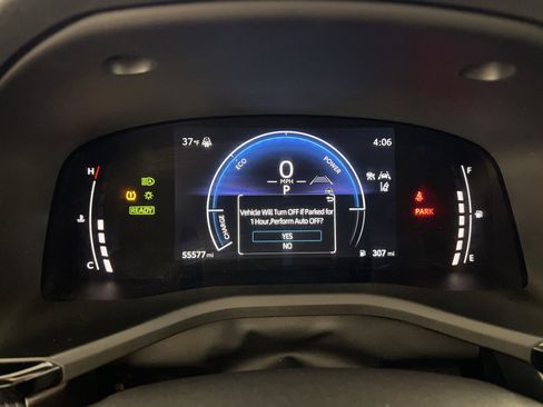 Used 2025 Toyota Camry SE image 17