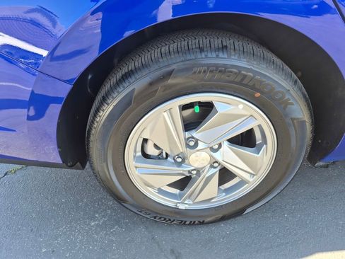 Certified 2026 Hyundai Elantra SE FWD image 10