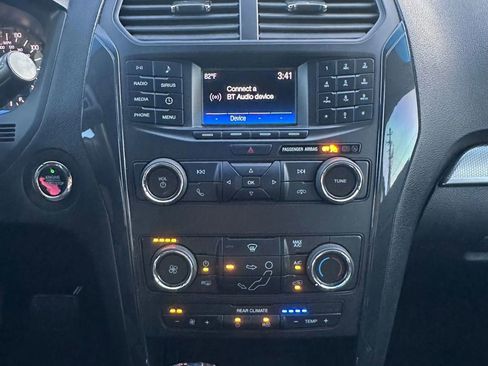 Used 2018 Ford Explorer XLT FWD image 13