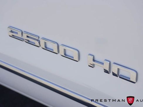 Used 2019 Chevrolet Silverado 2500 LTZ w/ LTZ Plus Package AWD/4WD image 5