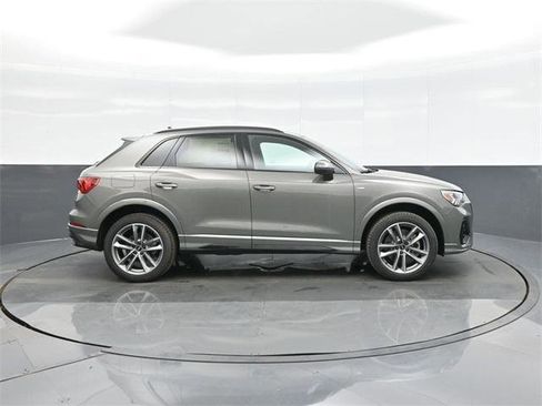 New 2025 Audi Q3 2.0T Premium image 8