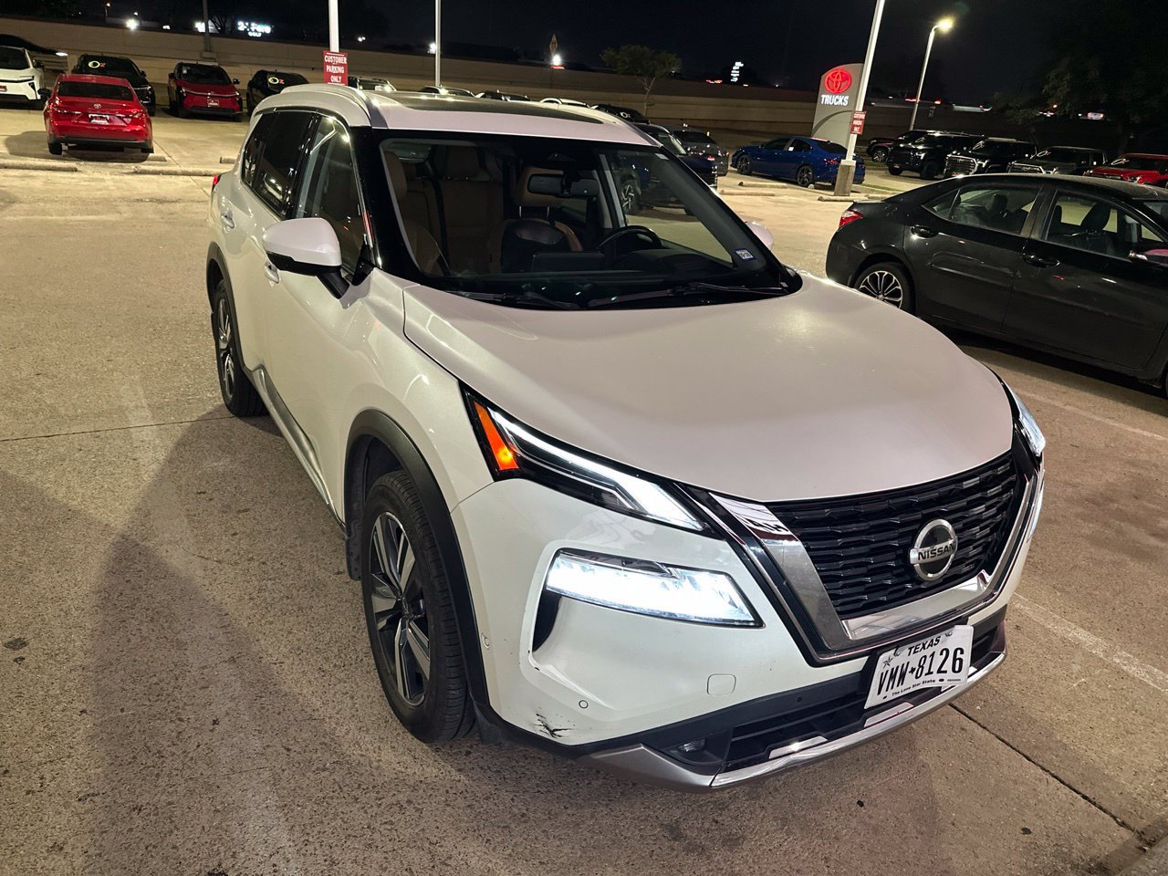 Used 2021 Nissan Rogue Platinum FWD image 1