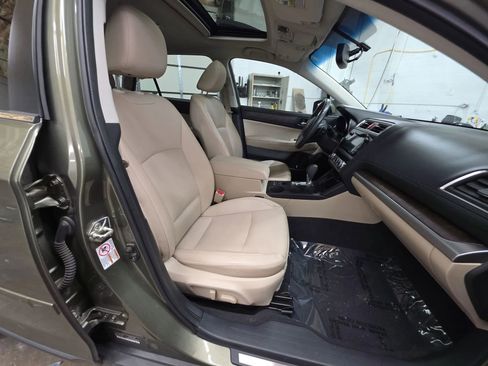 Used 2017 Subaru Outback 2.5i Limited w/ Popular Package #5 image 29