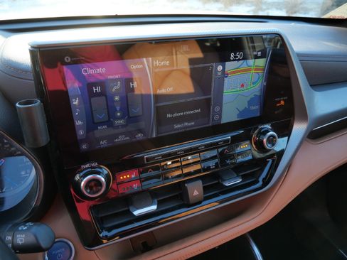 Certified 2021 Toyota Highlander Platinum image 23