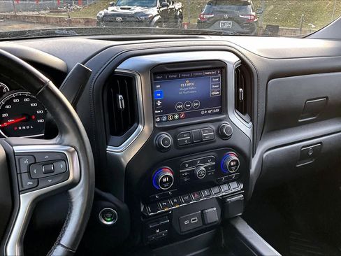 Used 2021 Chevrolet Silverado 1500 LT Trail Boss w/ Convenience Package II image 6