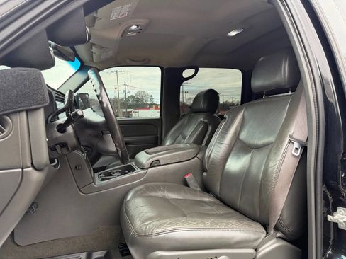 Used 2007 GMC Sierra 2500 SLT w/ Heavy-Duty Power Package image 12