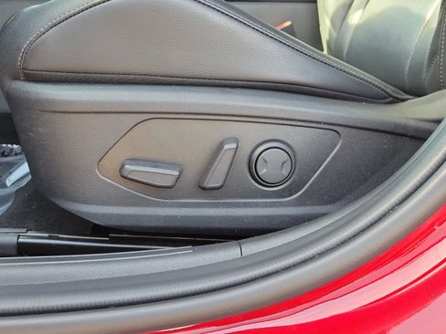 Certified 2024 Hyundai Elantra Limited image 12