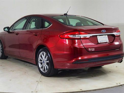 Used 2017 Ford Fusion SE image 5