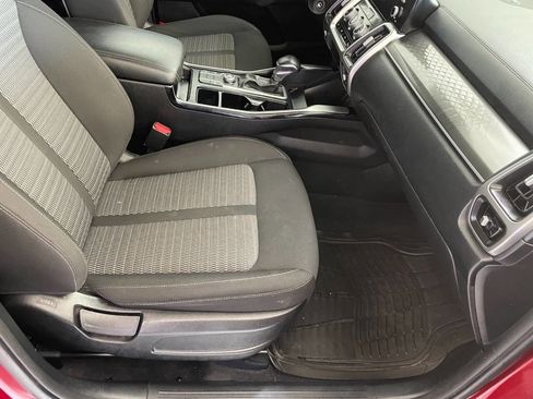 Used 2021 Kia Sorento LX image 30